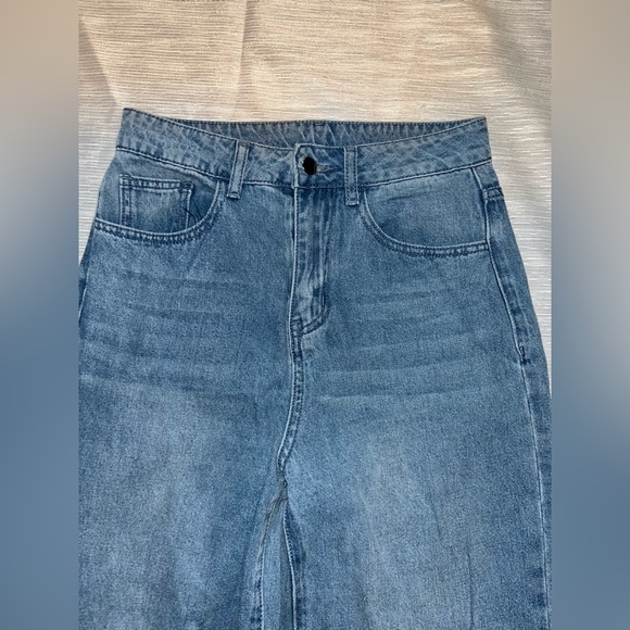 Basic Trending Jeans, Superior fit, Wide leg high Waist - Picture 7 of 9